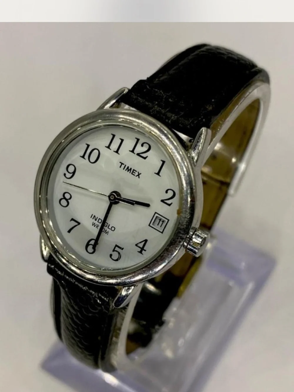 * Timex  ^^^ Women's Black Leather Strap Indiglo Watch ***
